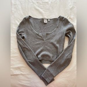 Aritzia Tna Waffle Scoopneck Longsleeve in Heather Dove Grey, size XS.